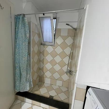 Dhimitris ساراندا