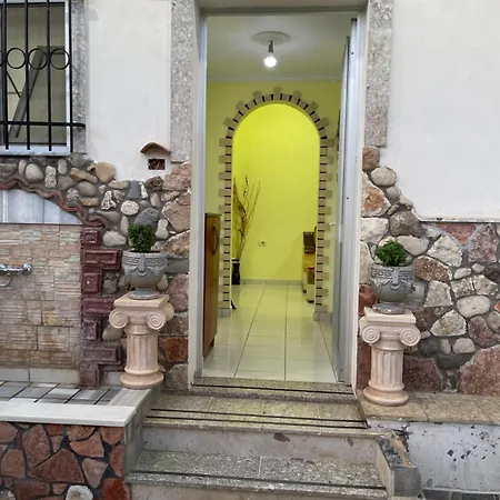 شقة Dhimitris ساراندا