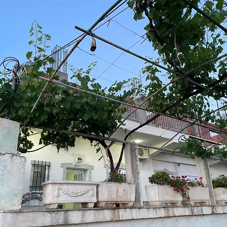 Dhimitris شقة ساراندا